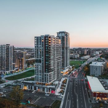 Vue aérienne de la tour Aria à Montréal