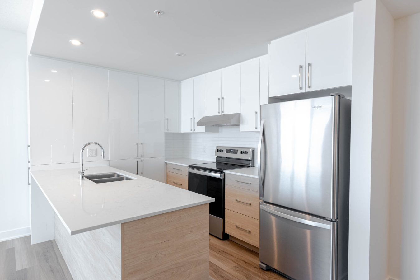 Cuisine équipée dans un condo moderne Voltige